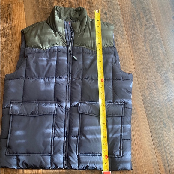 Arizona Jean Company Men's Navy and Olive Puffer Vest - Picture 8 of 9